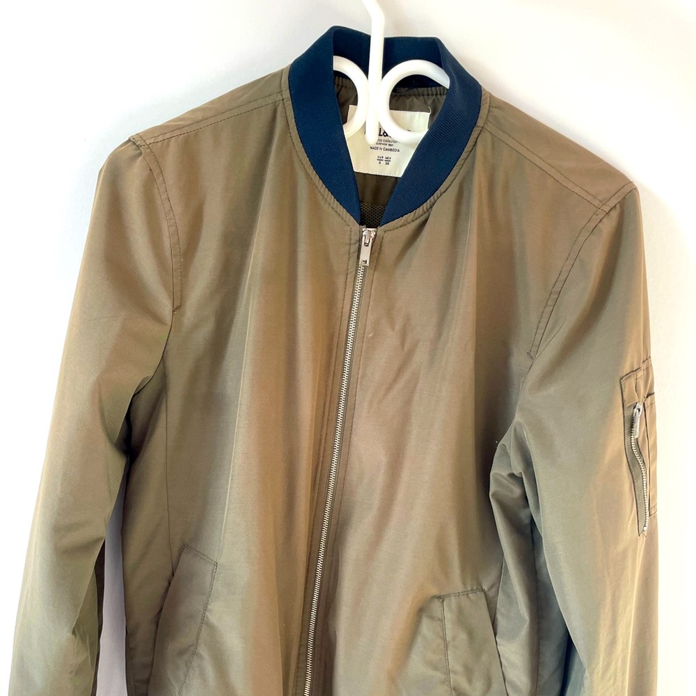 Pull and bear Bomber Jacket ( very light )